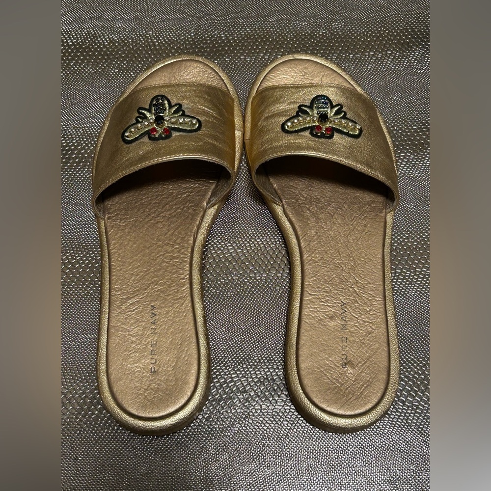 Metallic leather sandal - Picture 2 of 11